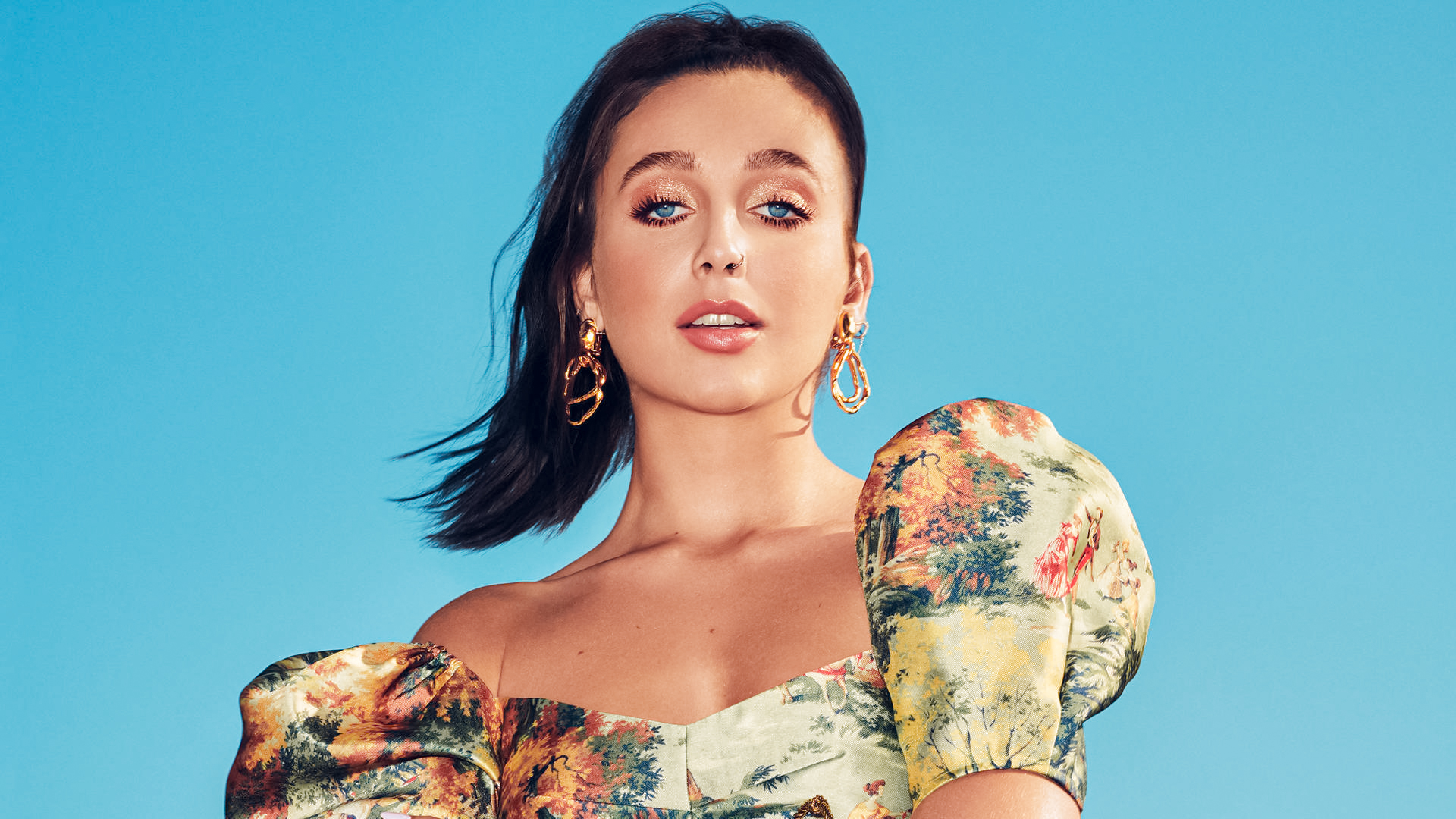 Emma Chamberlain Confirms Her Relationship With Her Musician Role Model The Gossip Guide