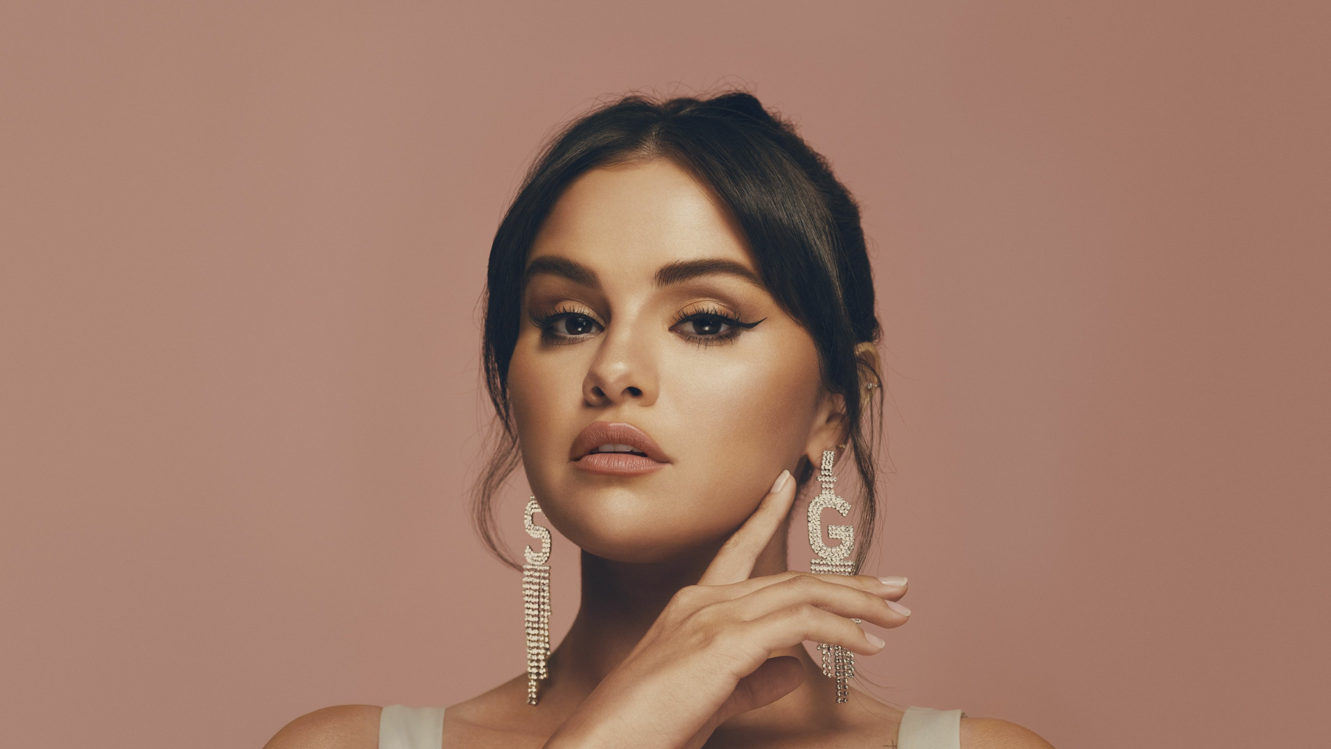 Selena Gomez Clarifies "Single Soon" Song Isn't About The Weeknd