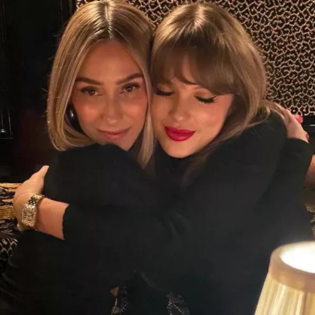 Taylor Swift Had Fun During The BFF's Birthday in New York