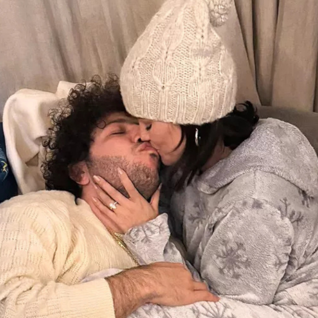 Selena Gomez and Benny Blanco Had a Romantic Kiss On Holiday