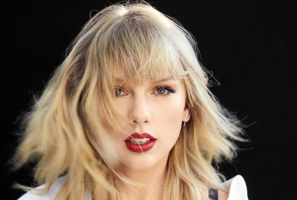 Taylor Swift Keeps Fans in Awe of New Release By Messages